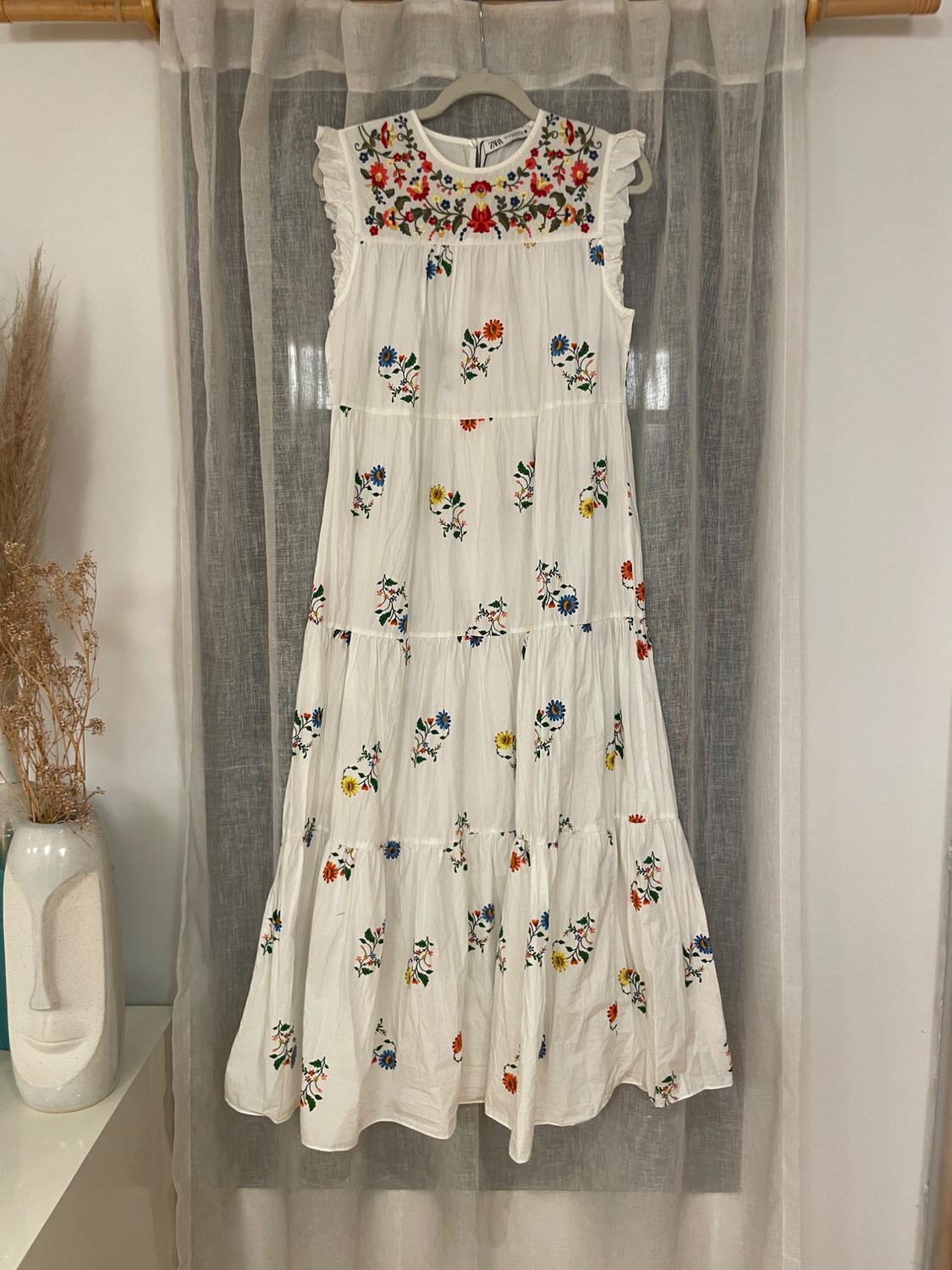 EMBROIDERED MIDI DRESS