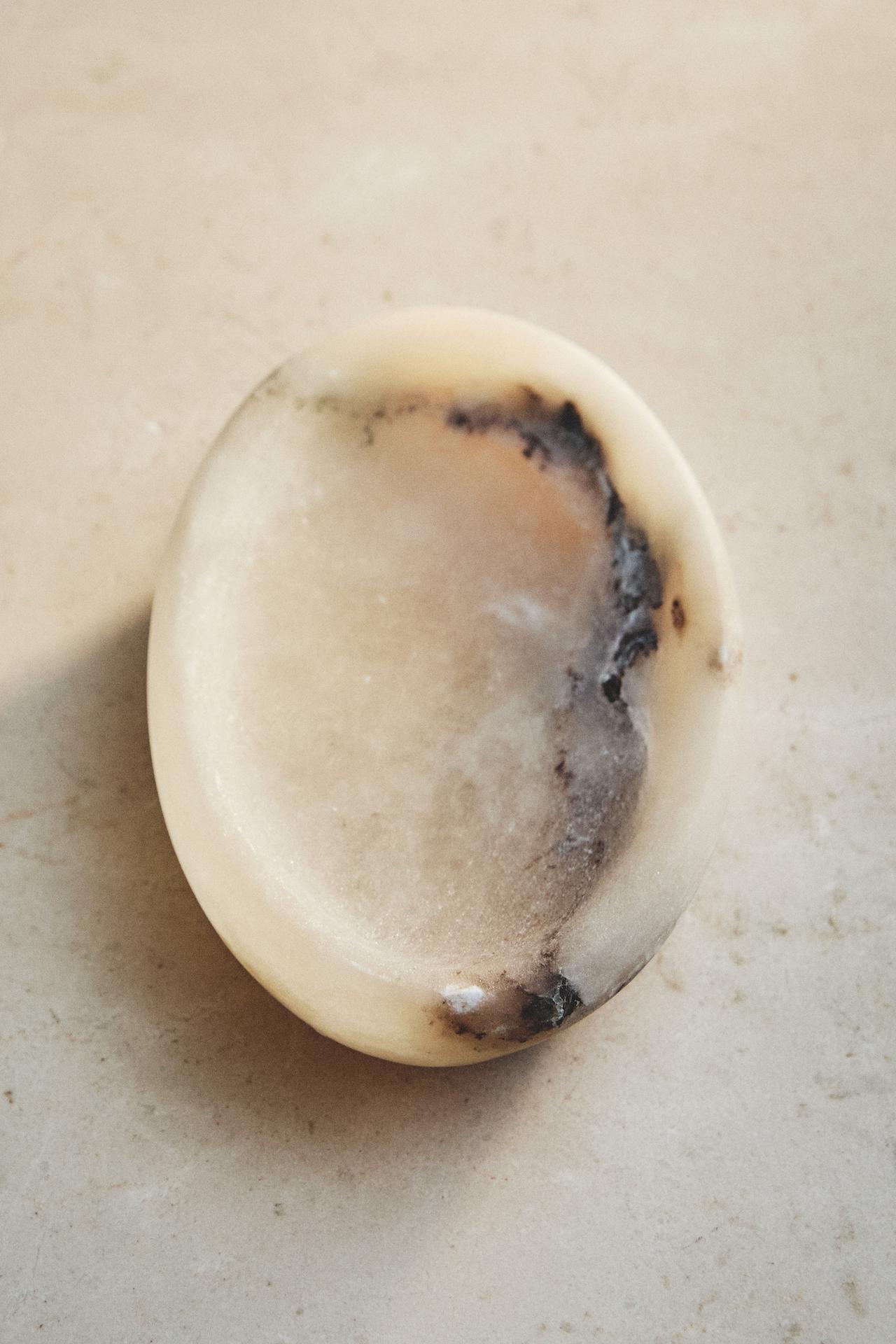 ALABASTER BATHROOM SOAP DISH — Beige