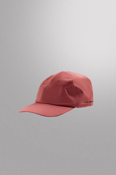 Zara SHELL TECHNICAL CAP - Dark pink