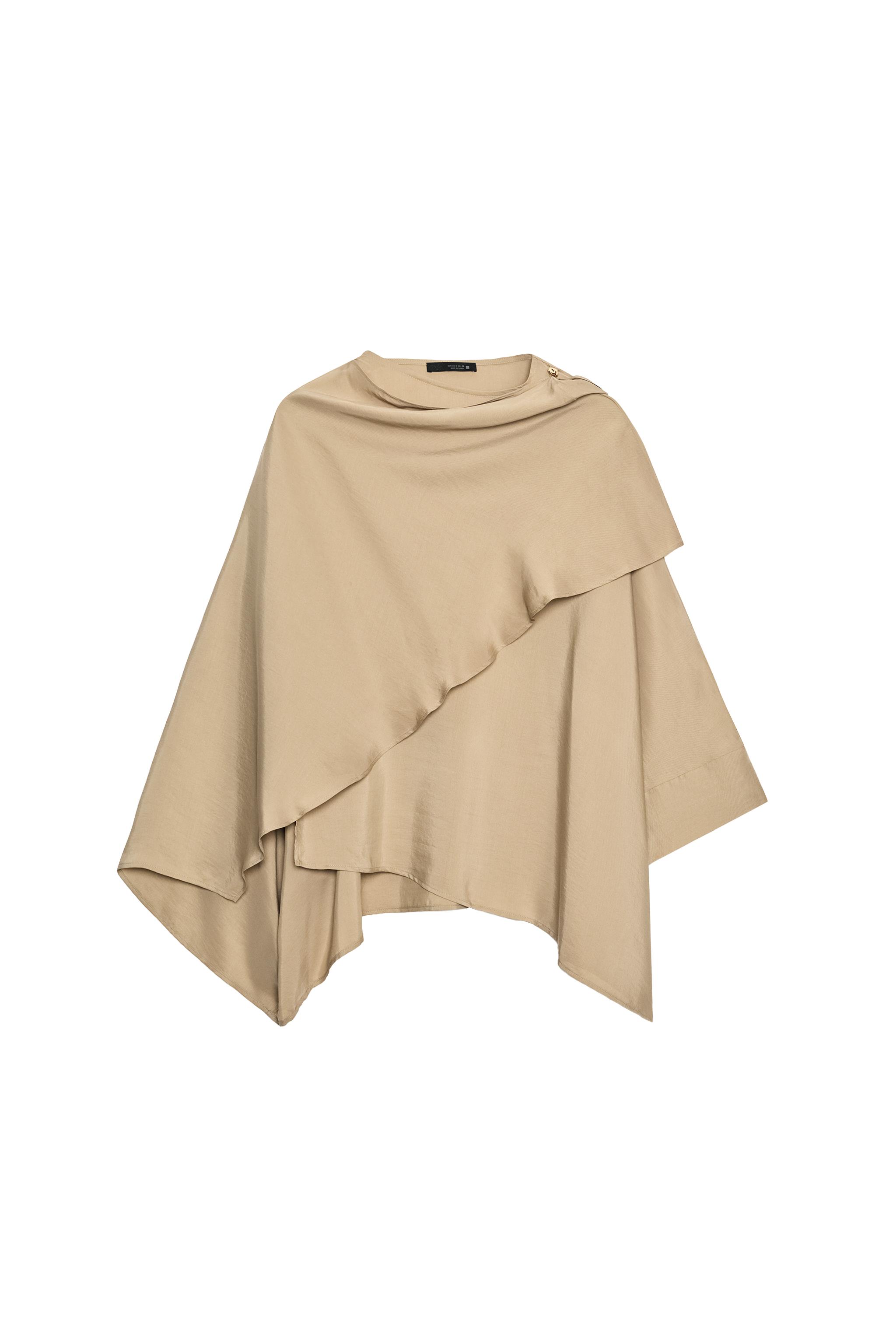 BLUSA FLUIDA CUELLO CAPA