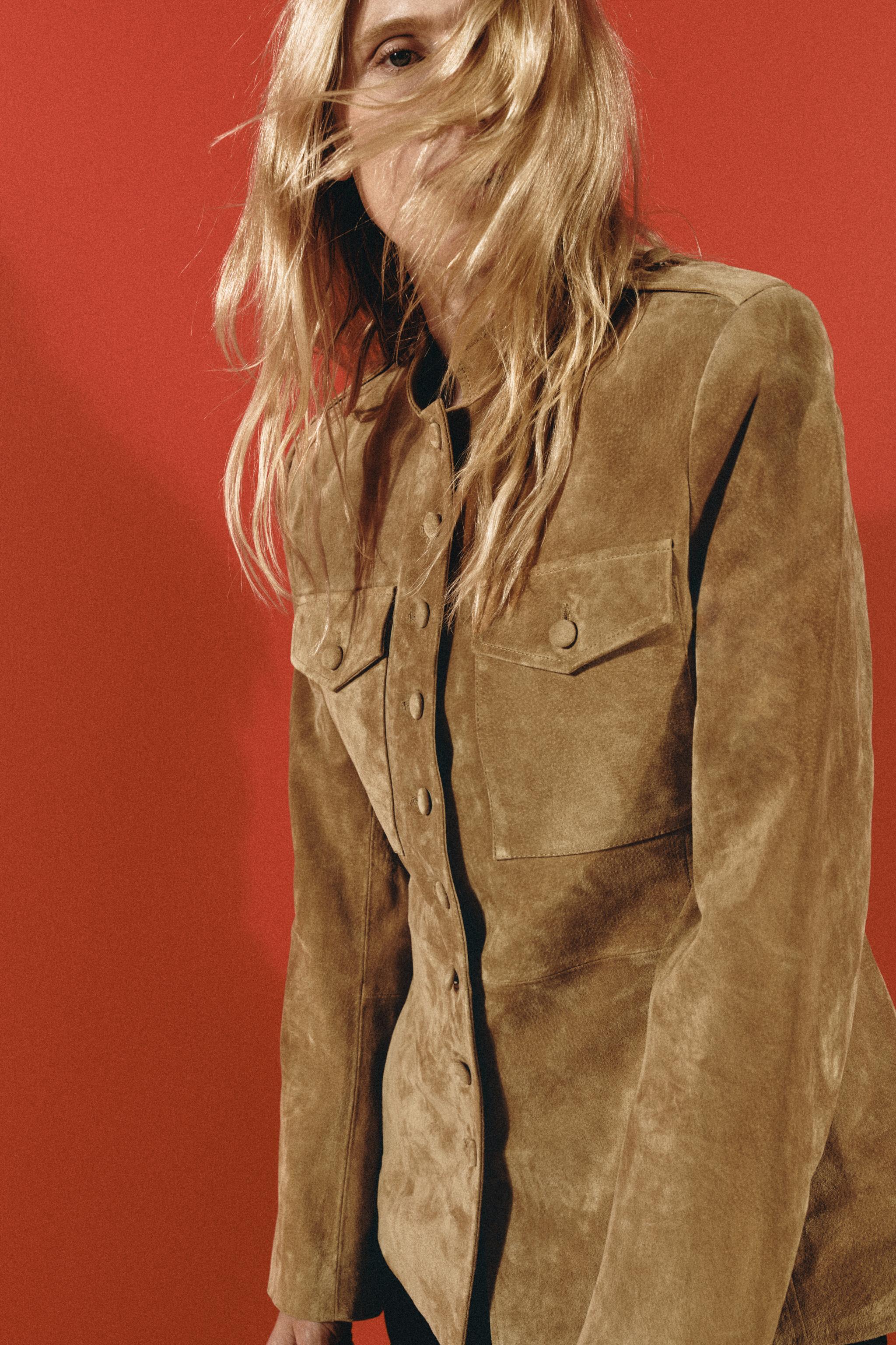 Женские куртки Zara 100% LEATHER JACKET WITH COVERED BUTTONS — фото 3