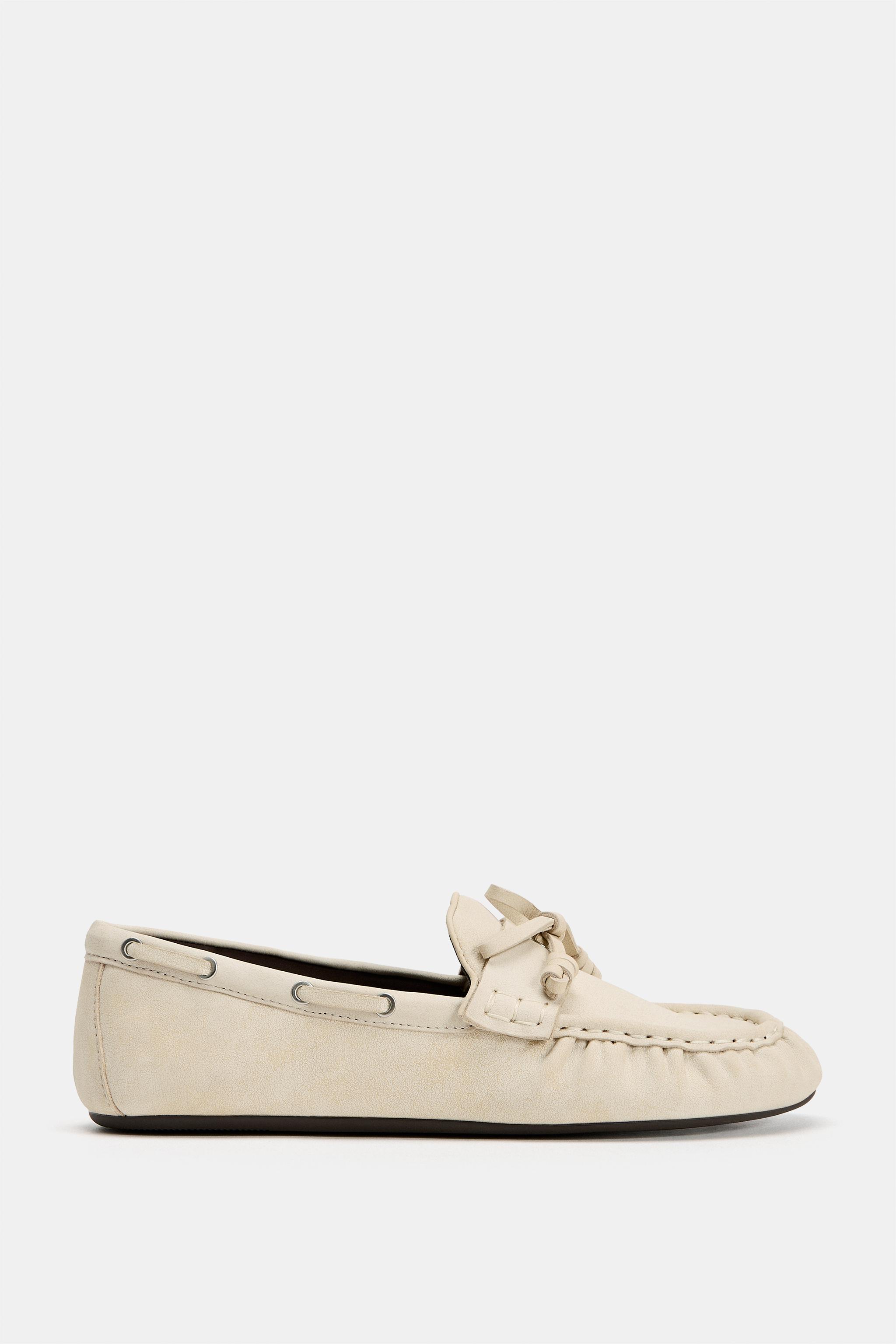 MOCASSINS PLATS EN CUIR À FRONCES
