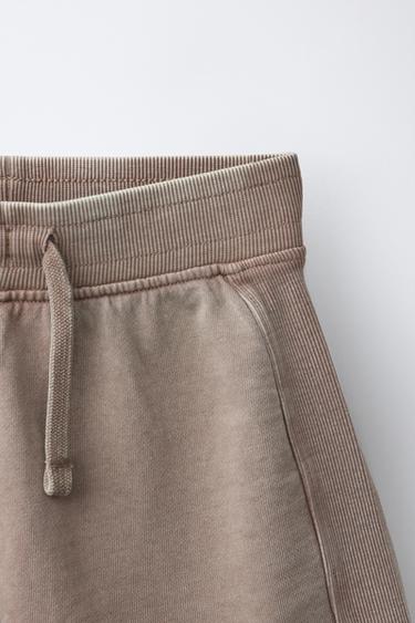 BERMUDA DE JOGGING EFFET DÉLAVÉ - Rouge orangé de Zara - Image 2