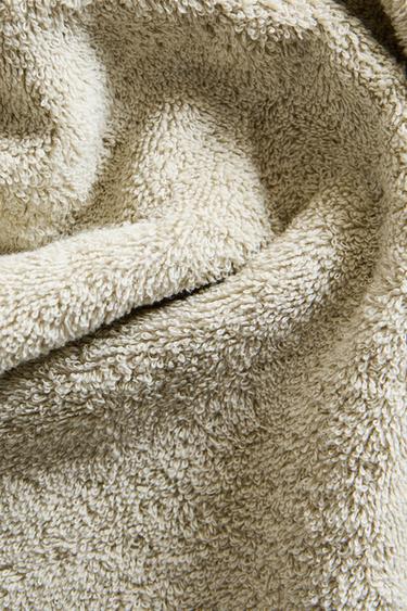 PLAIN COTTON TERRY BATH TOWEL (500 GXM²) - Light green by Zara - Image 4