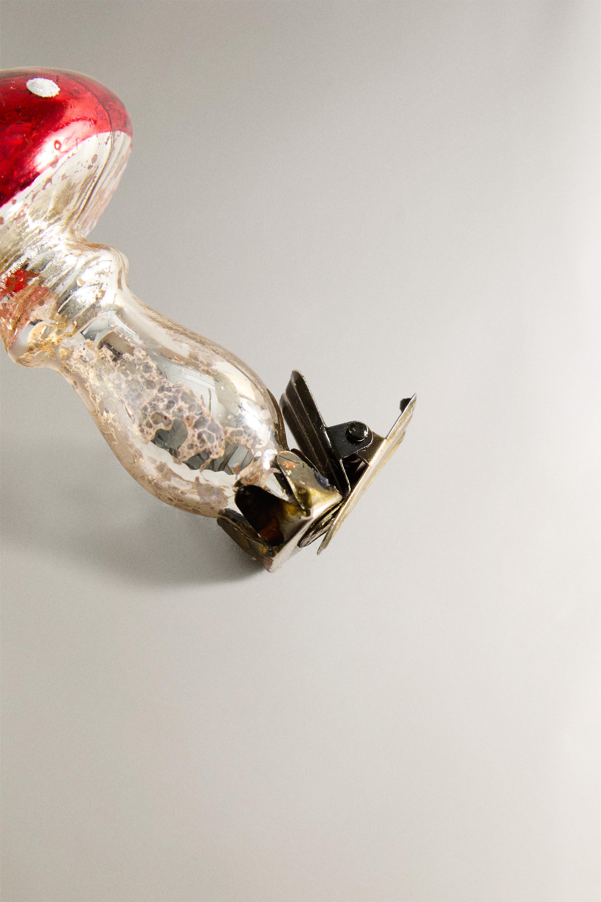 RED MUSHROOM ORNAMENT WITH A CLIP