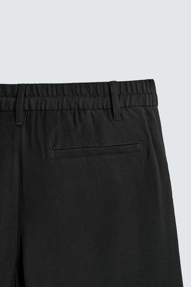 PANTALON FLUIDE COUPE DÉCONTRACTÉE À PLIS - Noir de Zara - Image 7