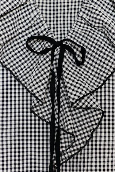 BLOUSE À VOLANTS ET CARREAUX VICHY - Noir / Écru de Zara - Image 6