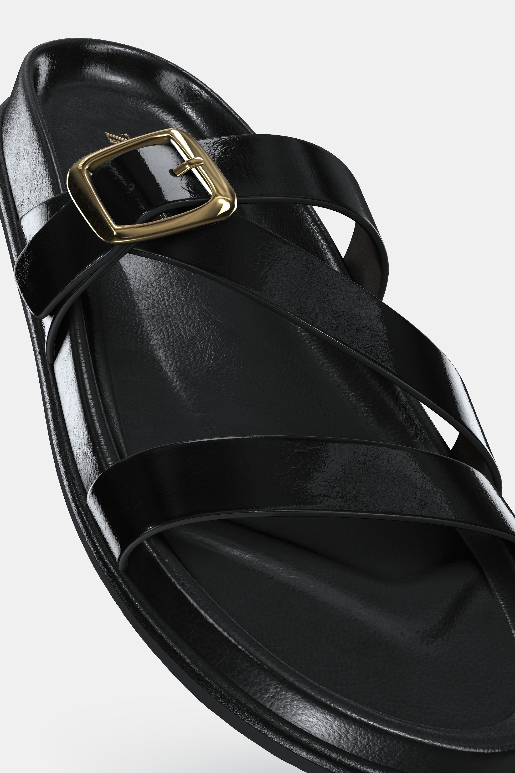 FLACHE SANDALE MIT SCHNALLEN - Schwarz von Zara