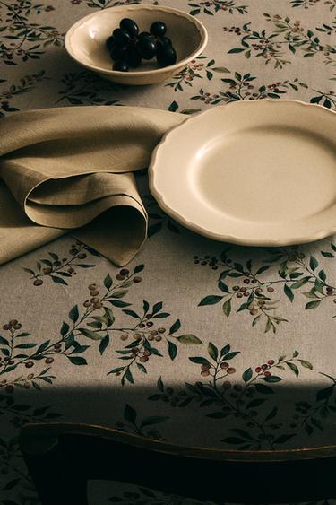 TOALHA DE MESA DE ALGODÃO COM RAMOS DE NATAL - Cru da Zara