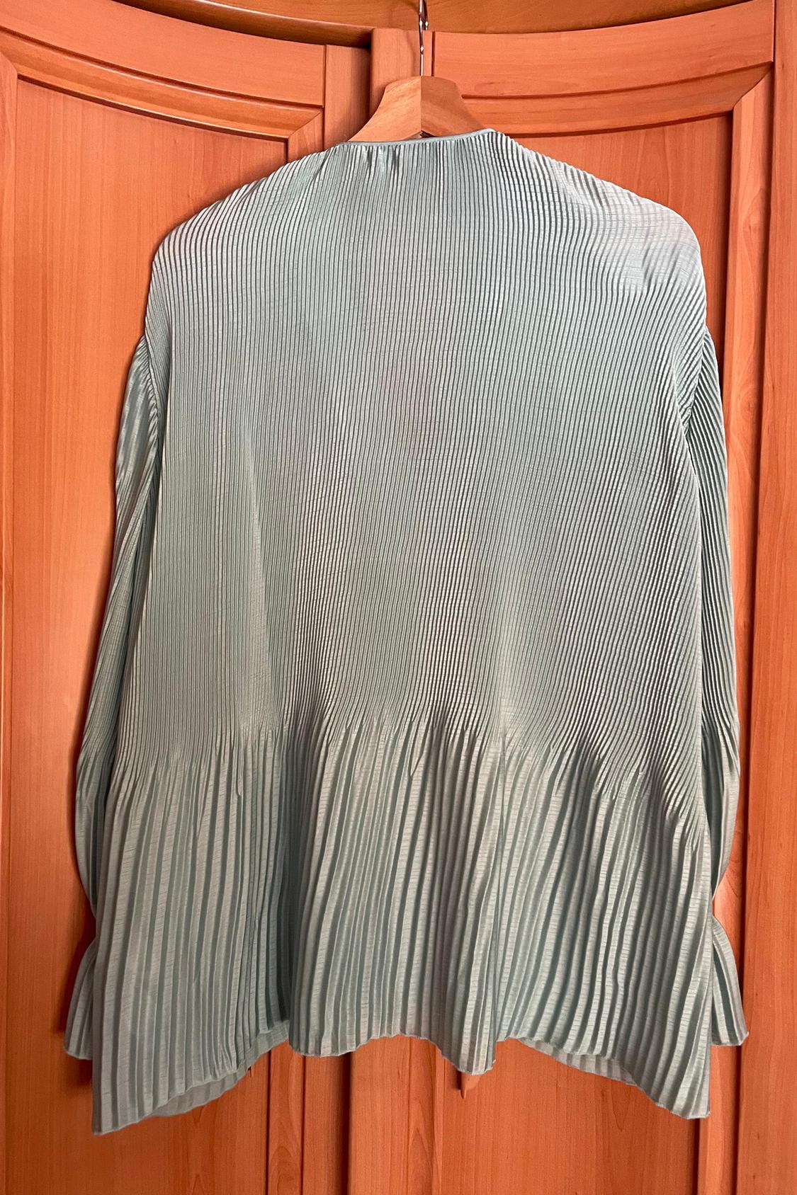 FINE PLEATED BLOUSE - Image 3