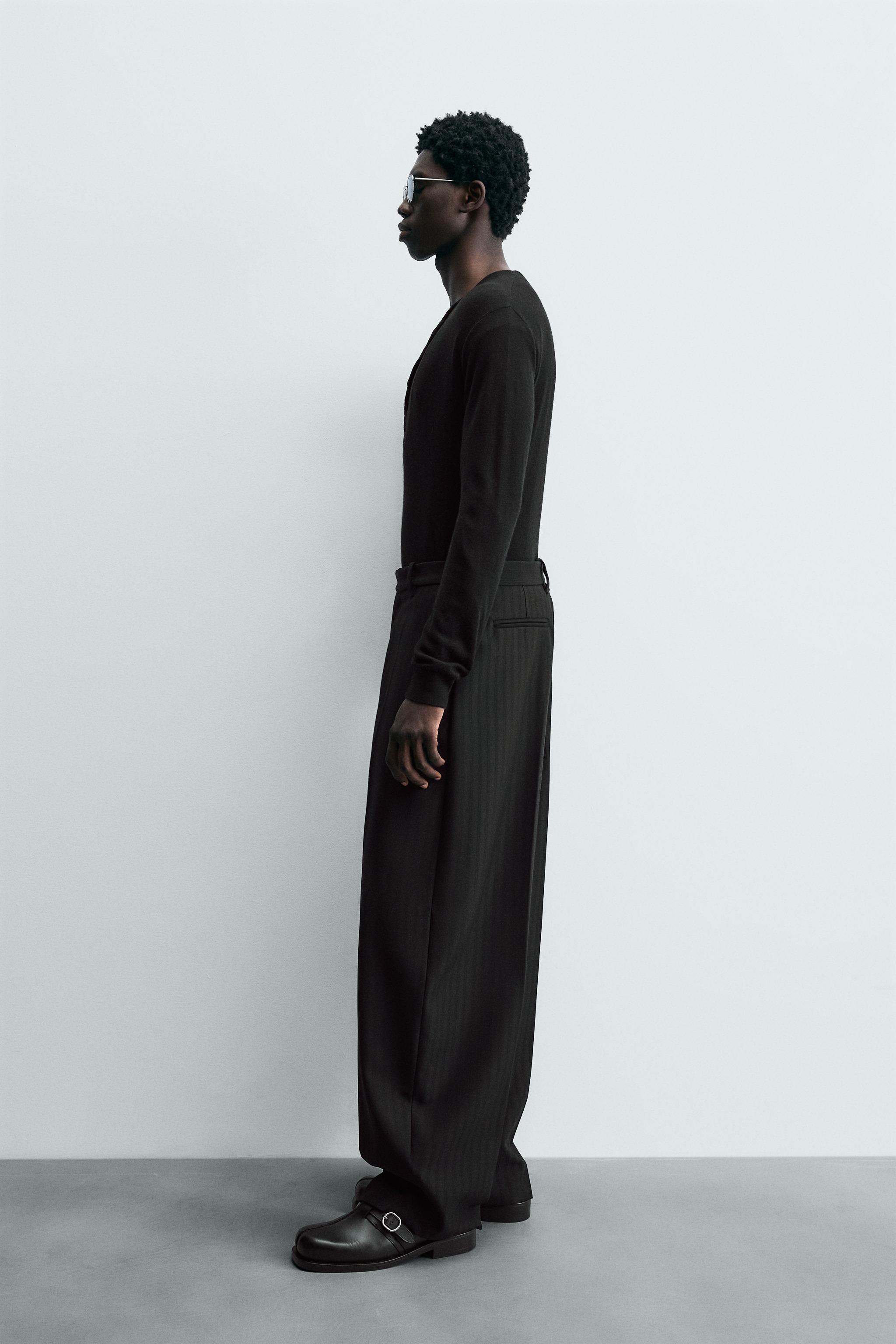 PULL EN LAINE À COL V ÉDITION LIMITÉE