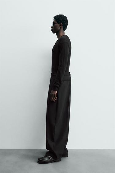 PULL COL EN V EN LAINE - Noir de Zara - Image 3