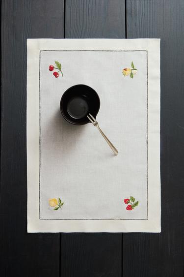 Zara EMBROIDERED FRUIT PLACEMAT - Ecru