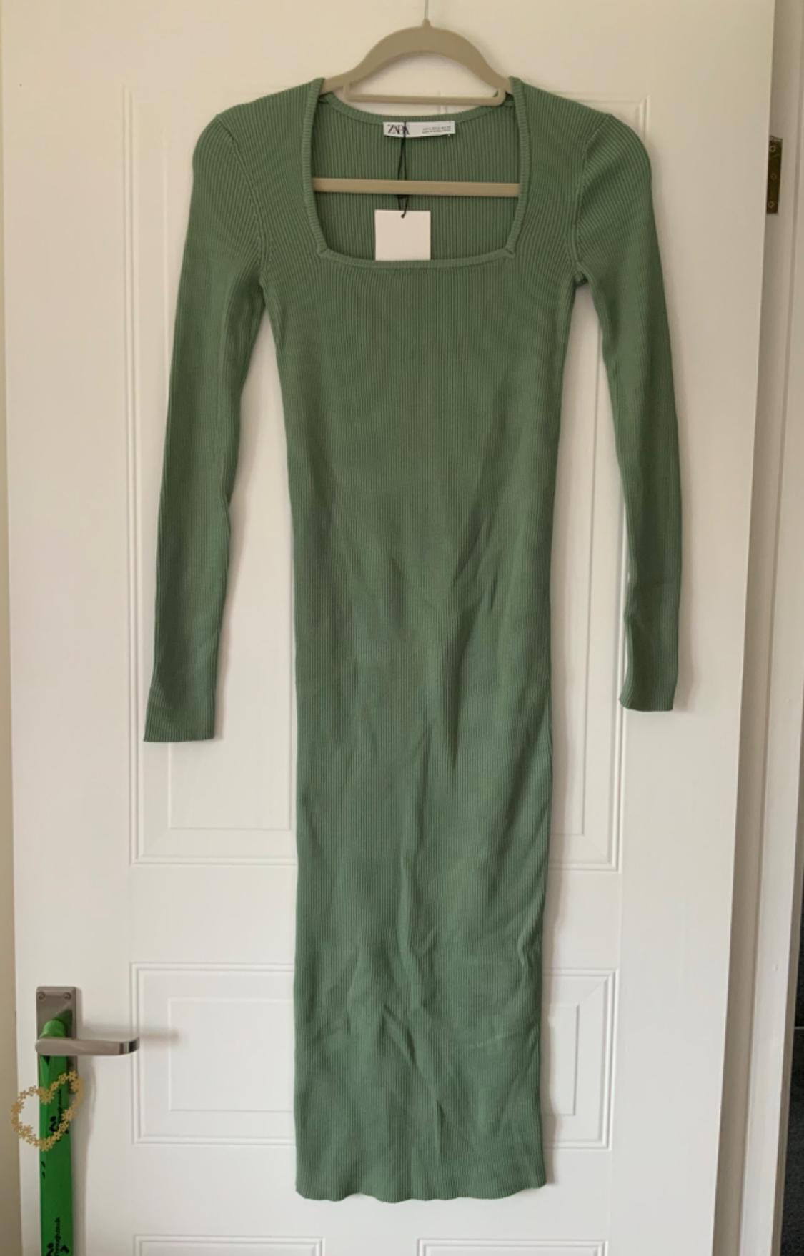 KNIT MIDI DRESS
