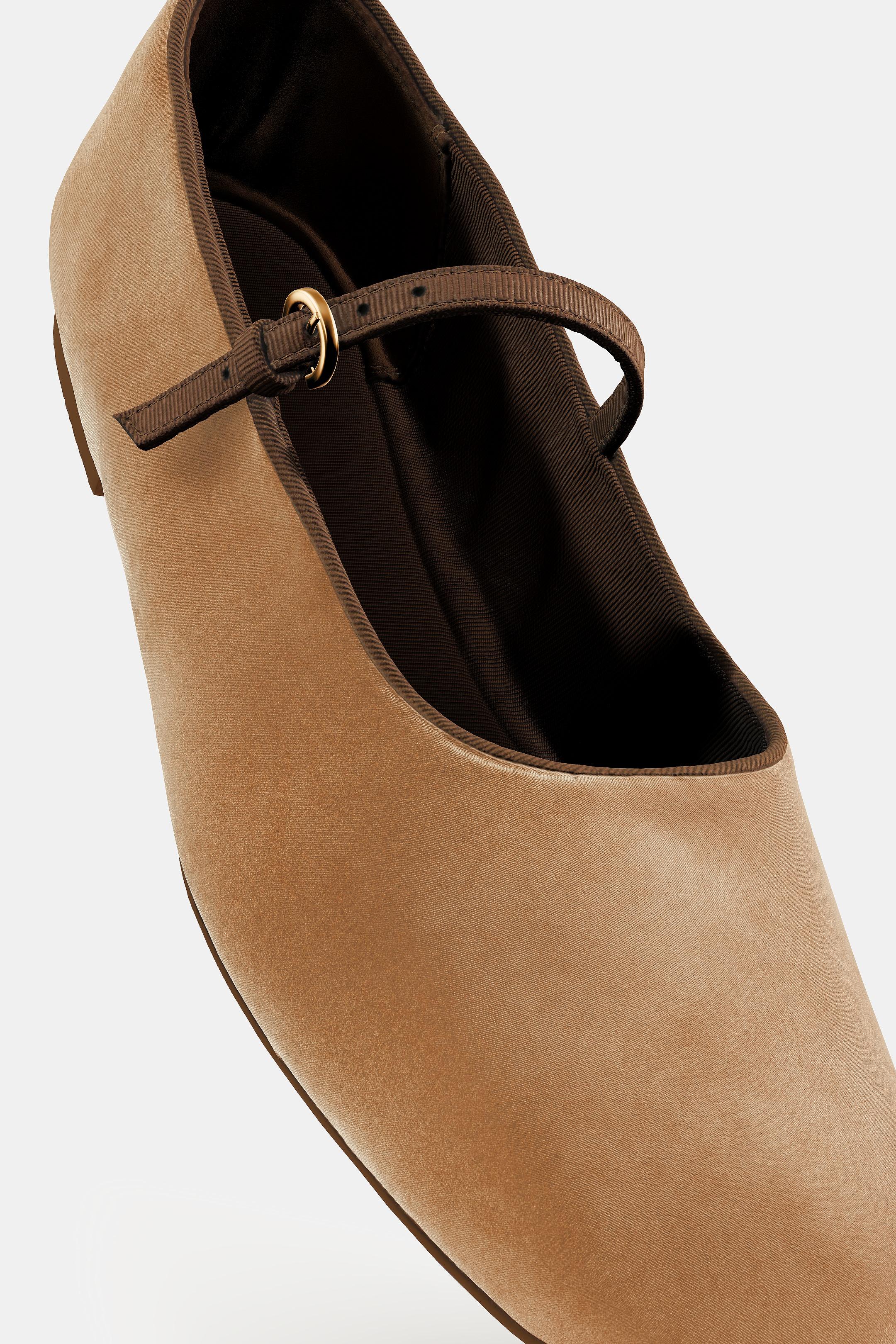 BALLERINES EFFET VELOURS - SABLE/MARRON de Zara