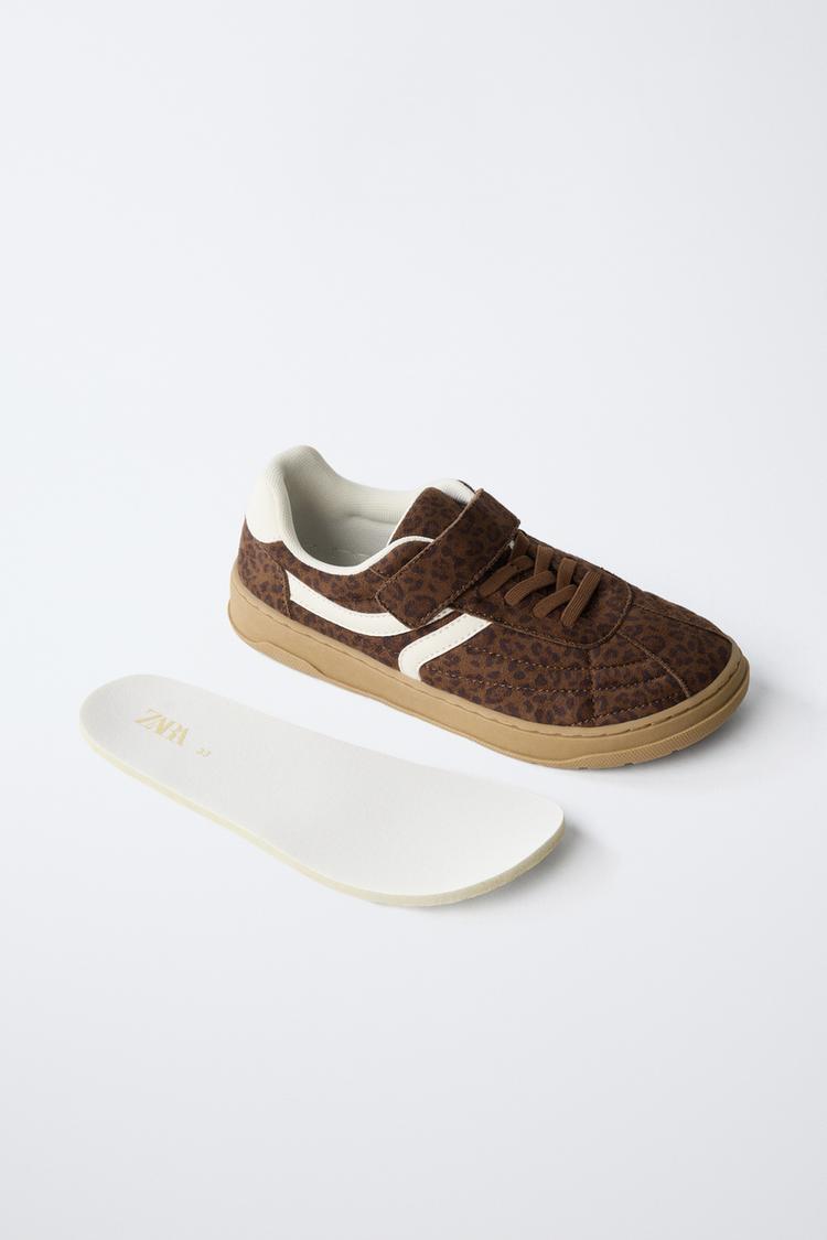 ENTRENADORES DESCALZOS CON ESTAMPADO ANIMAL 5