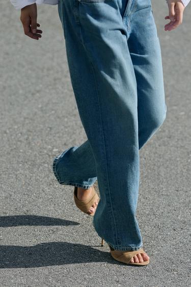 LEDERSANDALETTE MIT ABSATZ - Sandfarbe von Zara