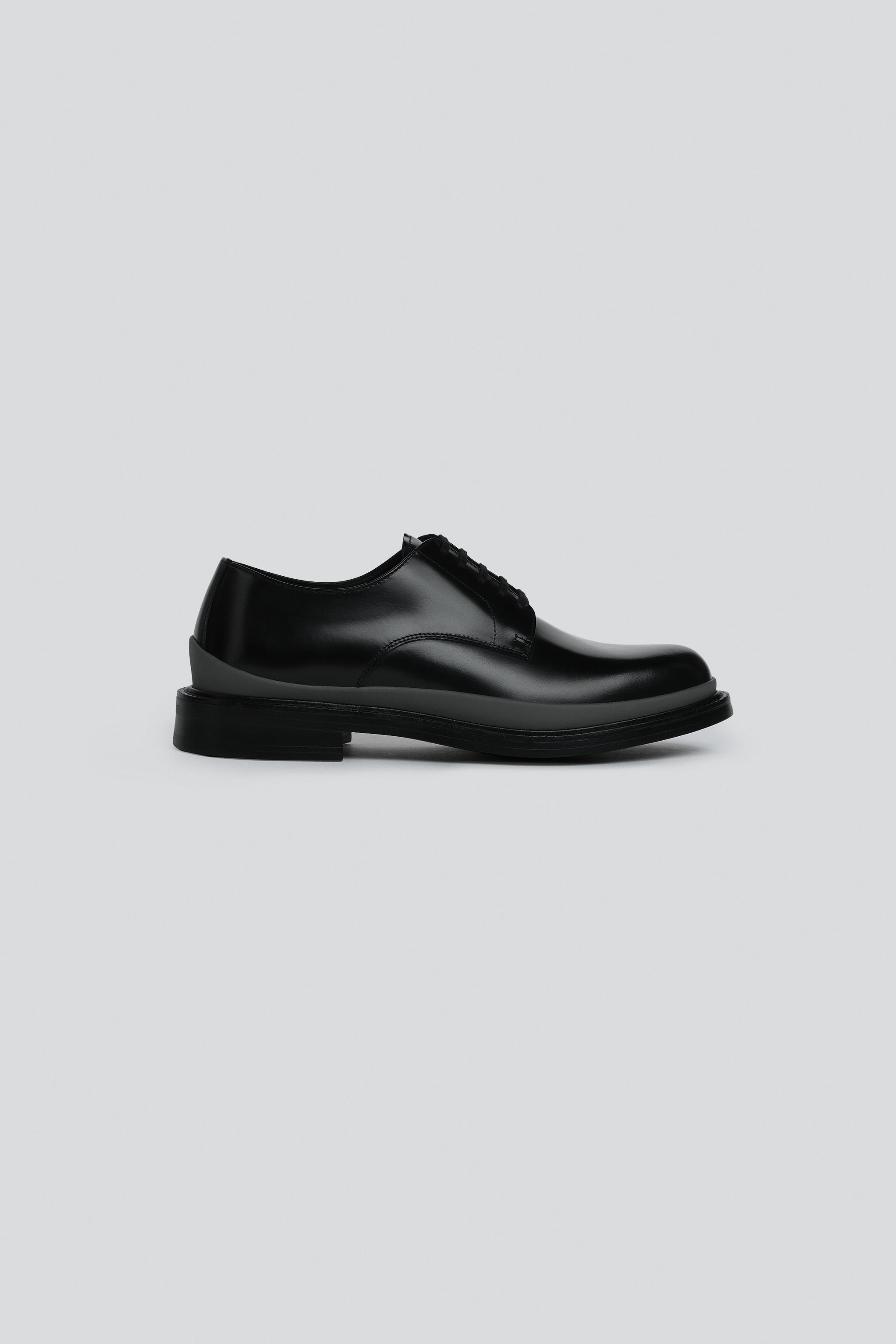 CHAUSSURES EN CUIR