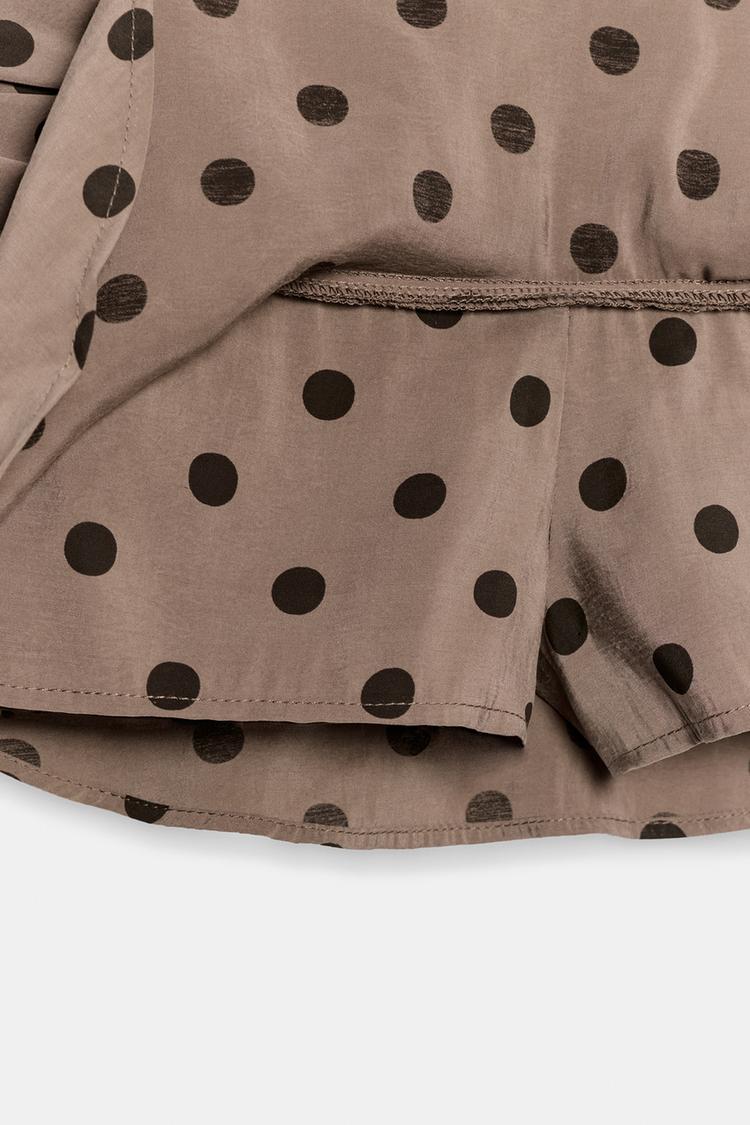 Falda pantalón fruncida con lunares y vuelo 8
