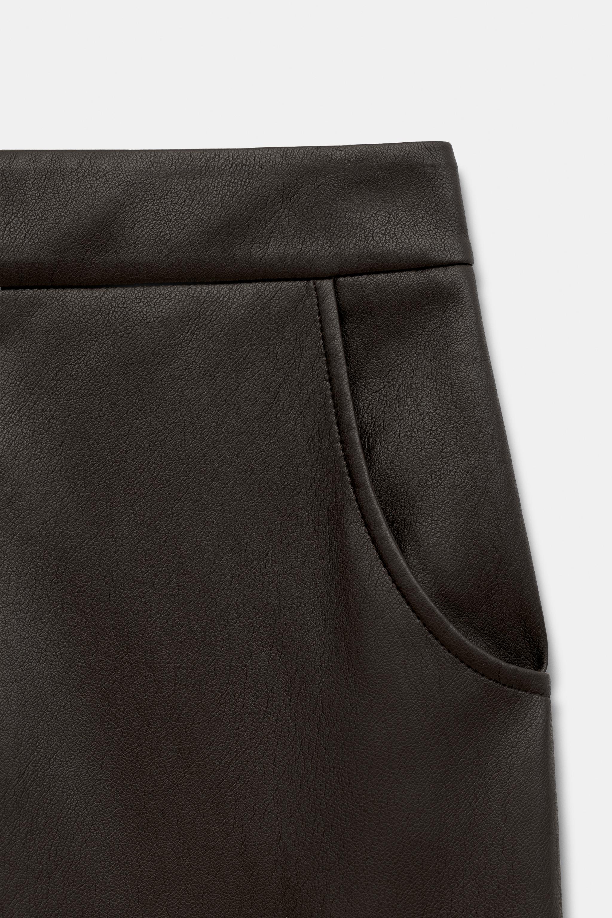 PANTALON CINTRÉ MATIÈRE SYNTHÉTIQUE
