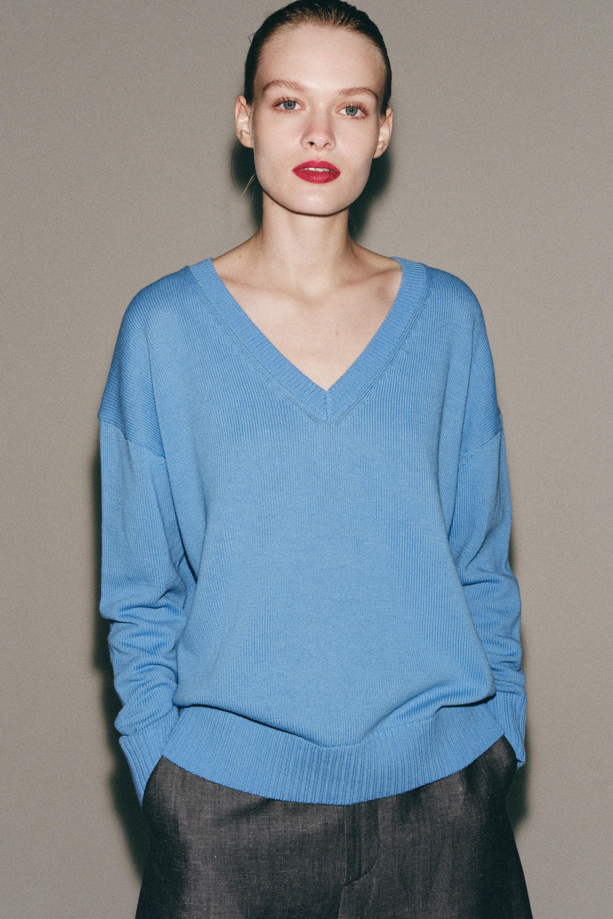 V-NECK KNIT JUMPER