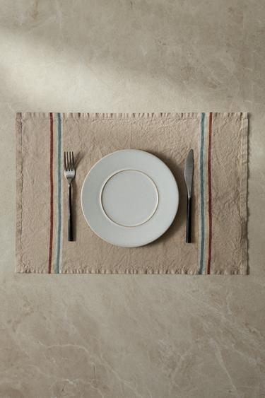 JOGO AMERICANO DE LINHO LISTRADO - Bege-claro da Zara