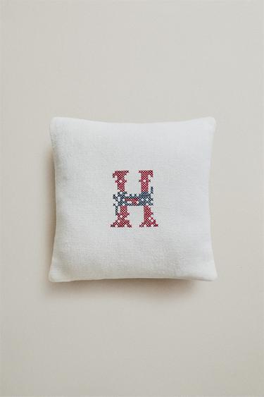 LINEN LETTER H EMBROIDERED CUSHION — Ecru 1