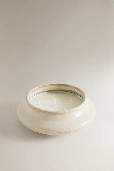 (700 G) LIGHT COTTON SCENTED CANDLE - white by Zara