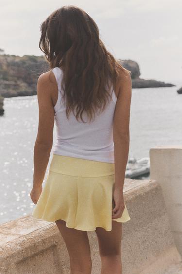 SHORT ÉVASÉ EN SATIN - Imprimée de Zara - Image 3