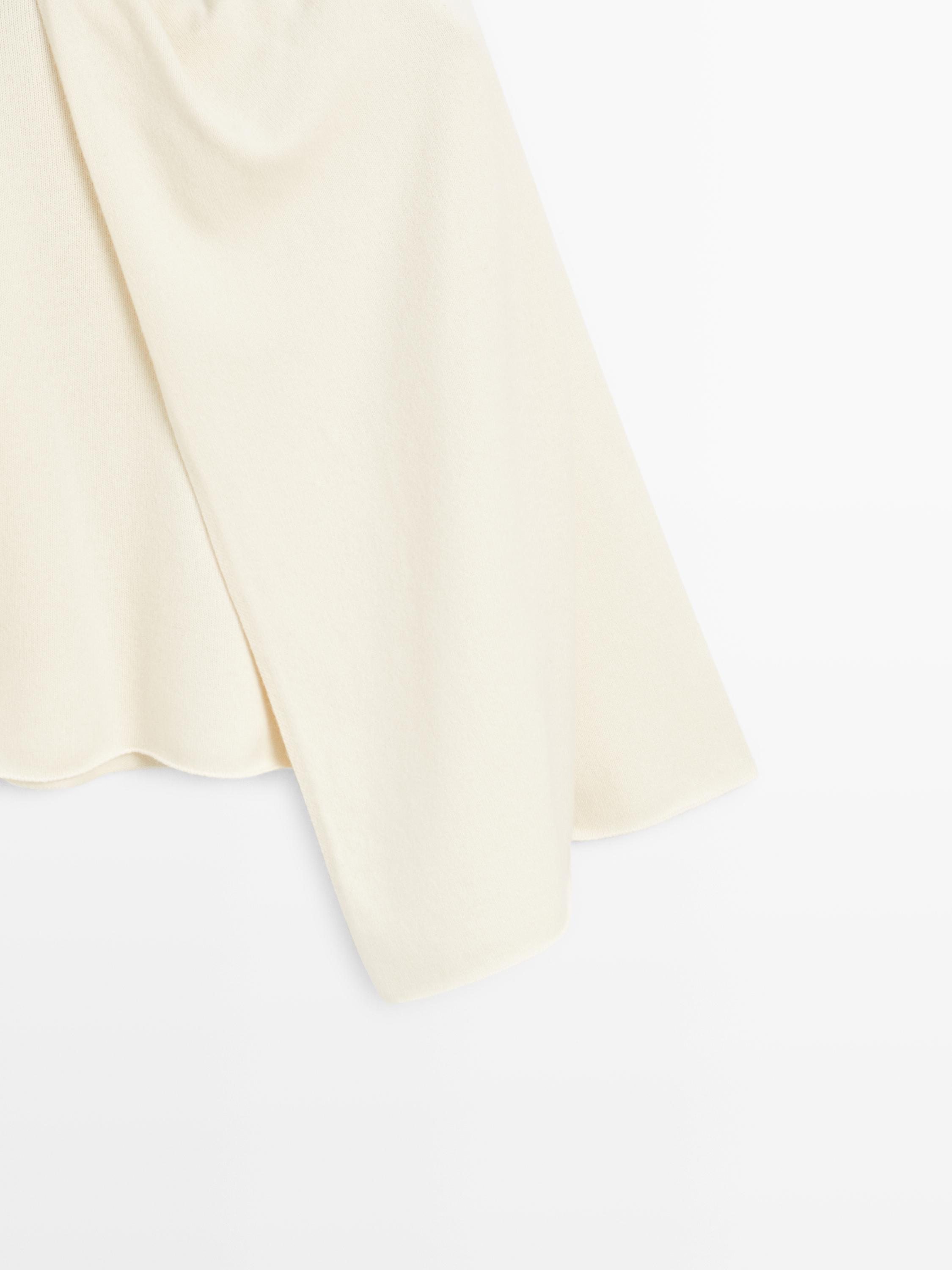 100% wool knit sweater with scarf