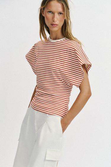 T-SHIRT AJUSTÉ À RAYURES - Rayure rouge de Zara - Image 3