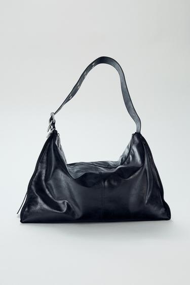 メタルアイレット マキシバケットバッグブラックZaraのメタルアイレット マキシバケットバッグ - ブラック 