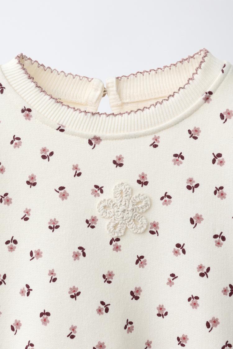 Buzo con estampado floral 3