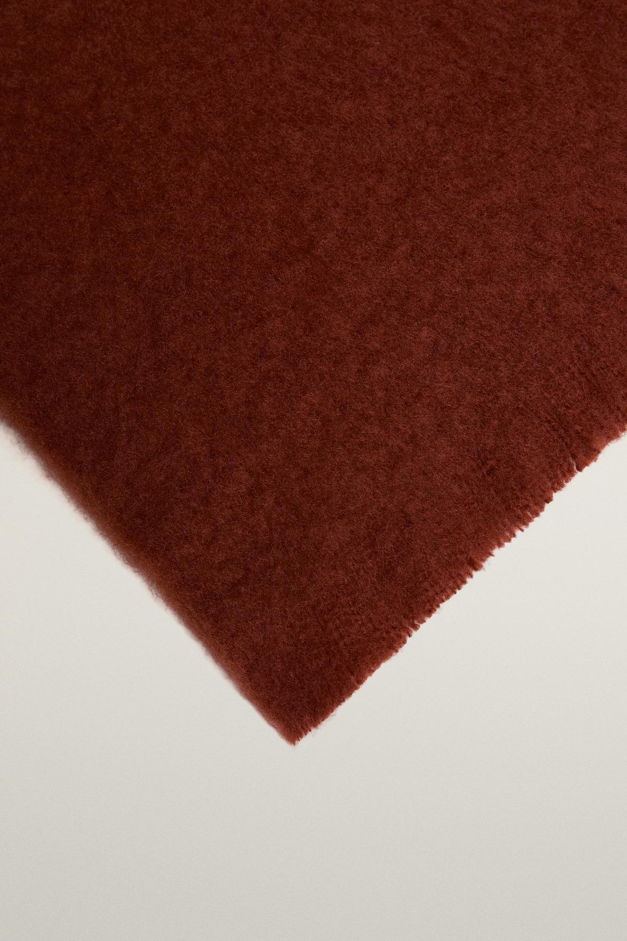 BRUSHED-EFFECT BLANKET — Brick