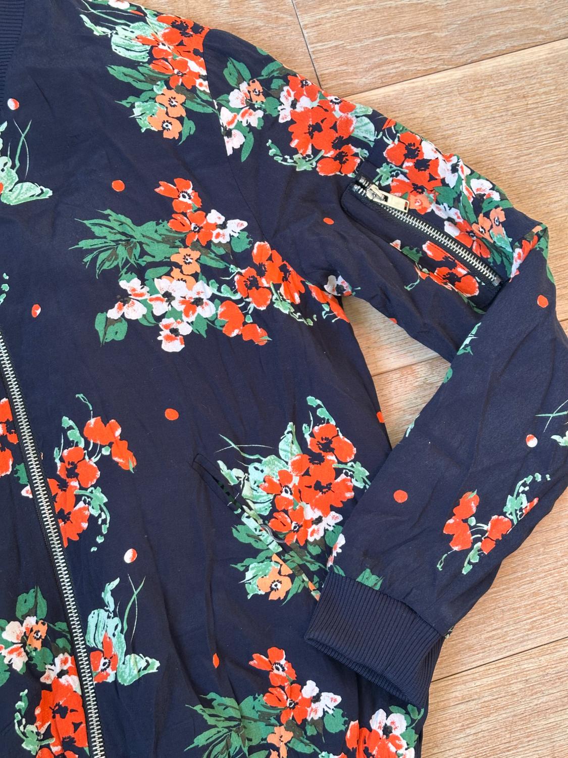 NAVY FLORAL BOMBER JACKET - Image 2