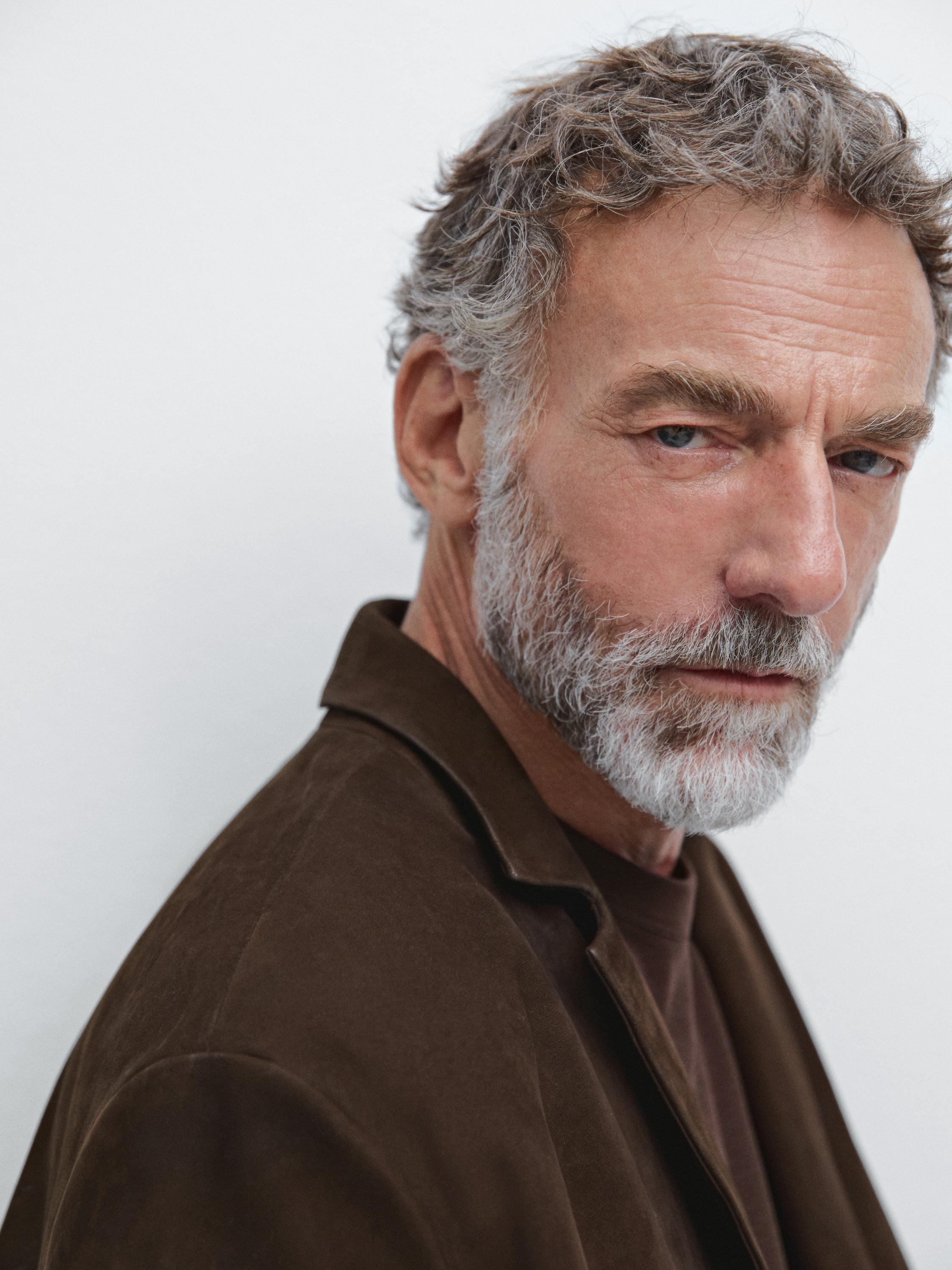 Blazer en cuir finition daim avec coutures apparentes