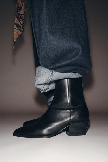 BOTTINES LARGES EN CUIR - Noir de Zara - Image 1