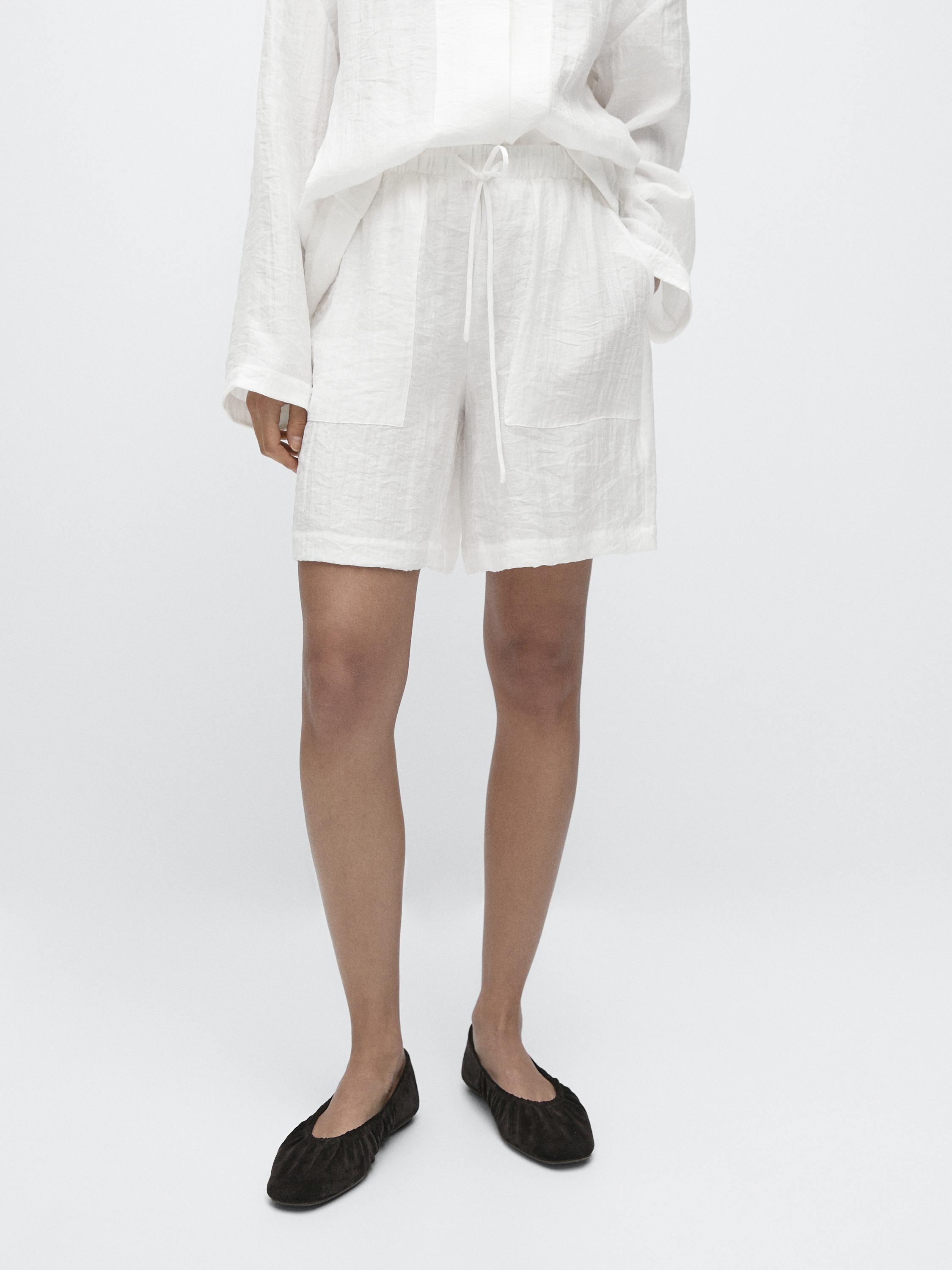 Short flowing Bermuda shorts