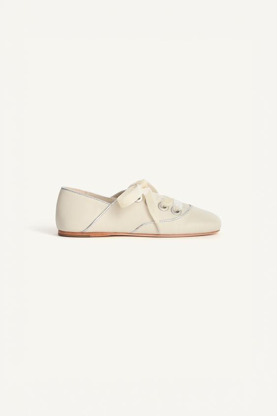 CHAUSSURES À LACETS EN CUIR ÉDITION LIMITÉE - Blanc écru de Zara - Image 4