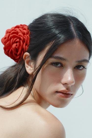 FLOWER FABRIC SHEEPSKIN HAIR CLIP - Red by Zara
