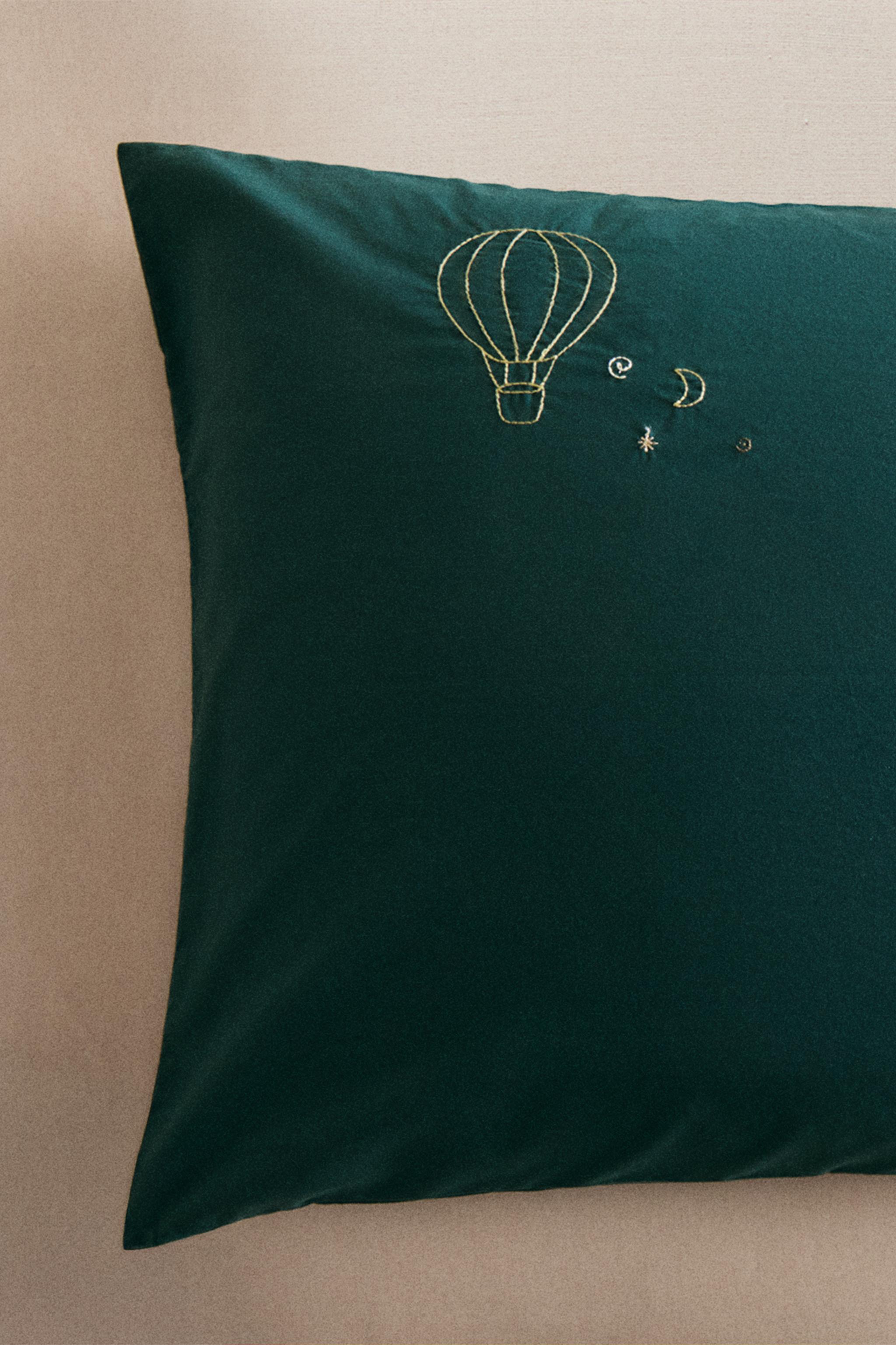 KIDS' BALLOON PILLOWCASE