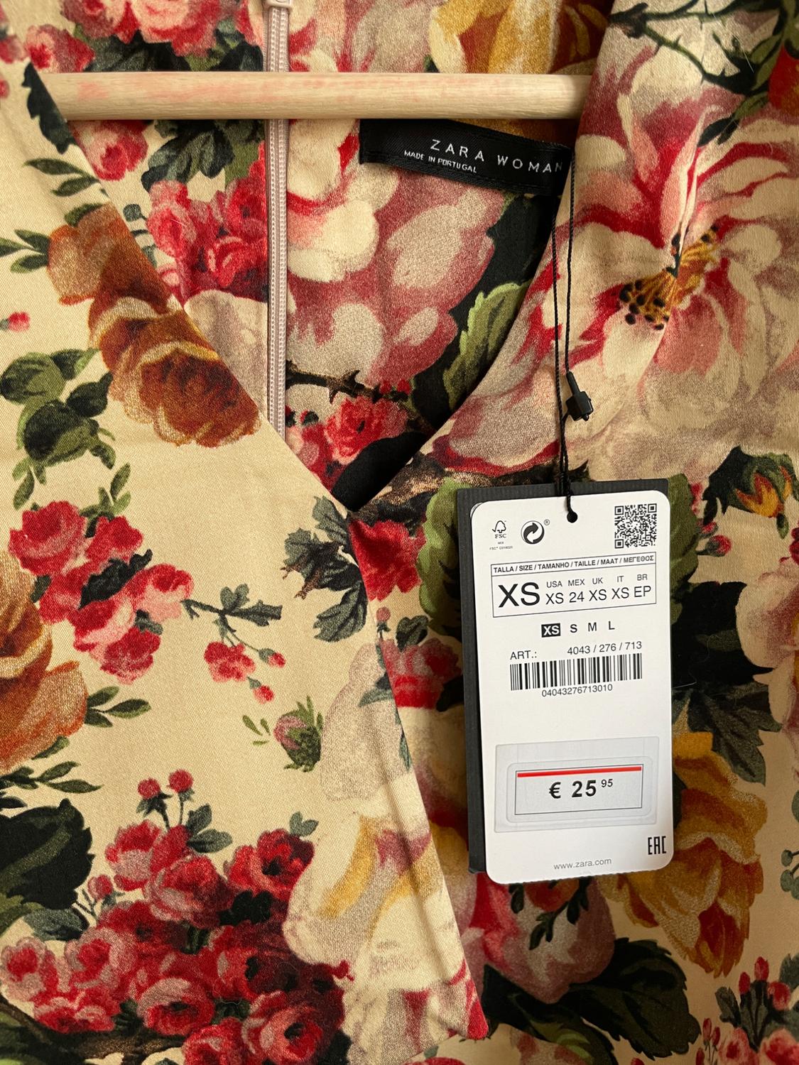 TOP ESTILO CHALECO FLORAL - Image 3