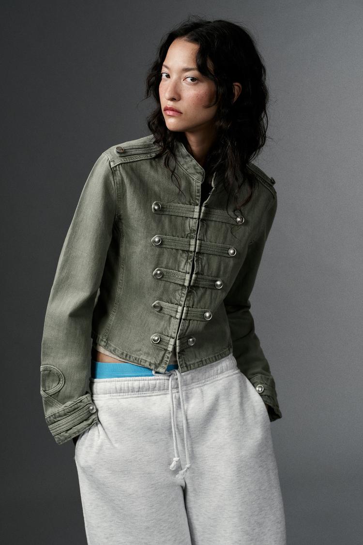 Chaqueta ajustada con botones 2