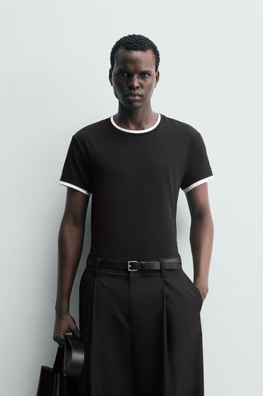 CAMISETA ACABADOS CONTRASTE - Negro de Zara