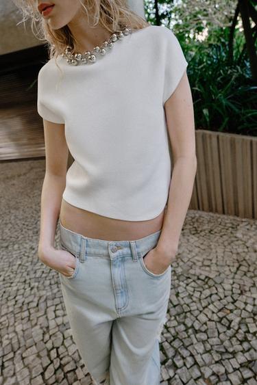 ТРИКОТАЖНЫЙ ТОП С БУСИНАМИ — БЕЛЫЙ от Zara