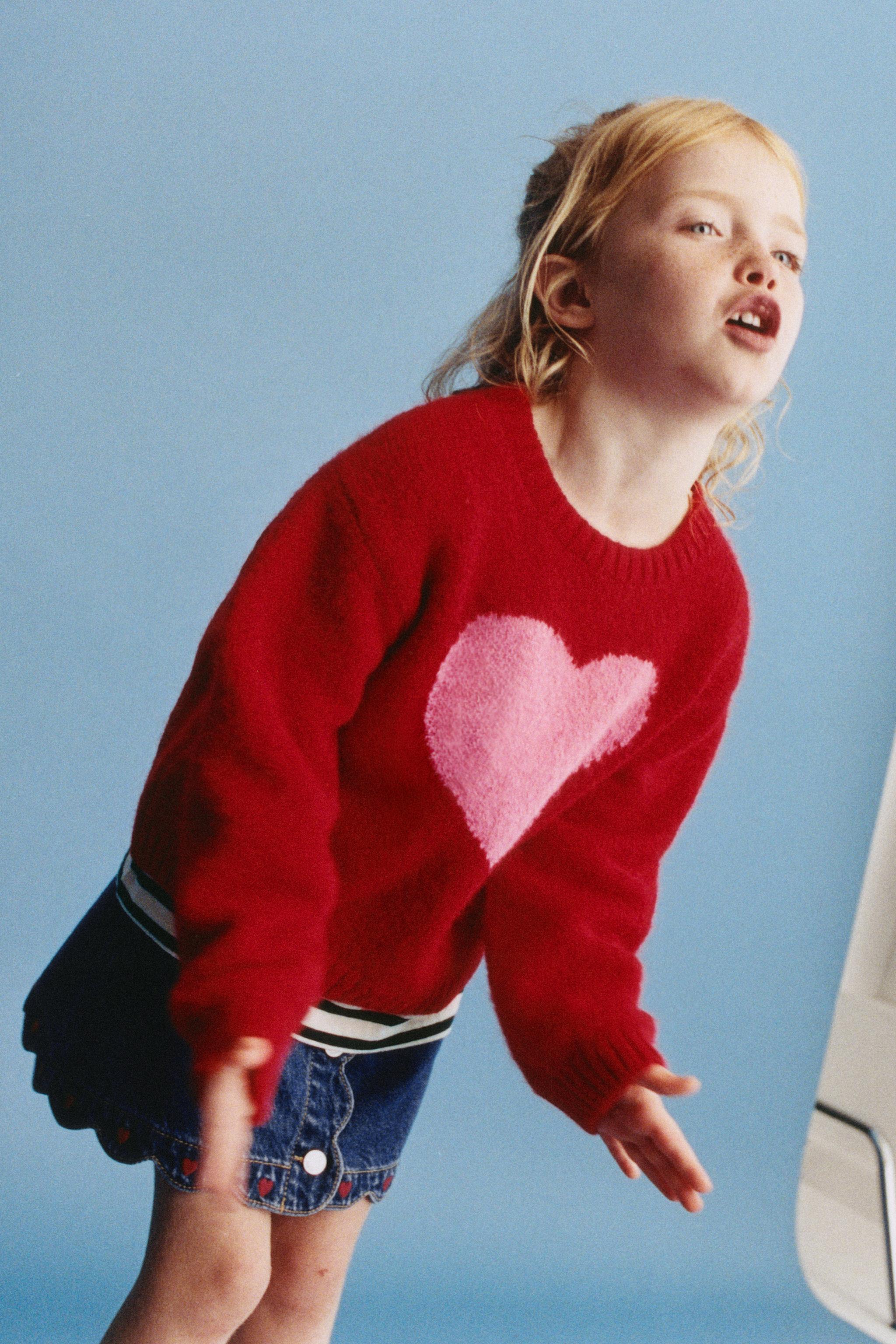 HEART PRINT KNIT SWEATER — Red