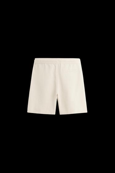 TEXTURED REGULAR FIT BERMUDA SHORTS - Light beige by Zara