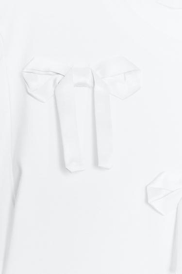 T-SHIRT À LACETS - Blanc de Zara - Image 5