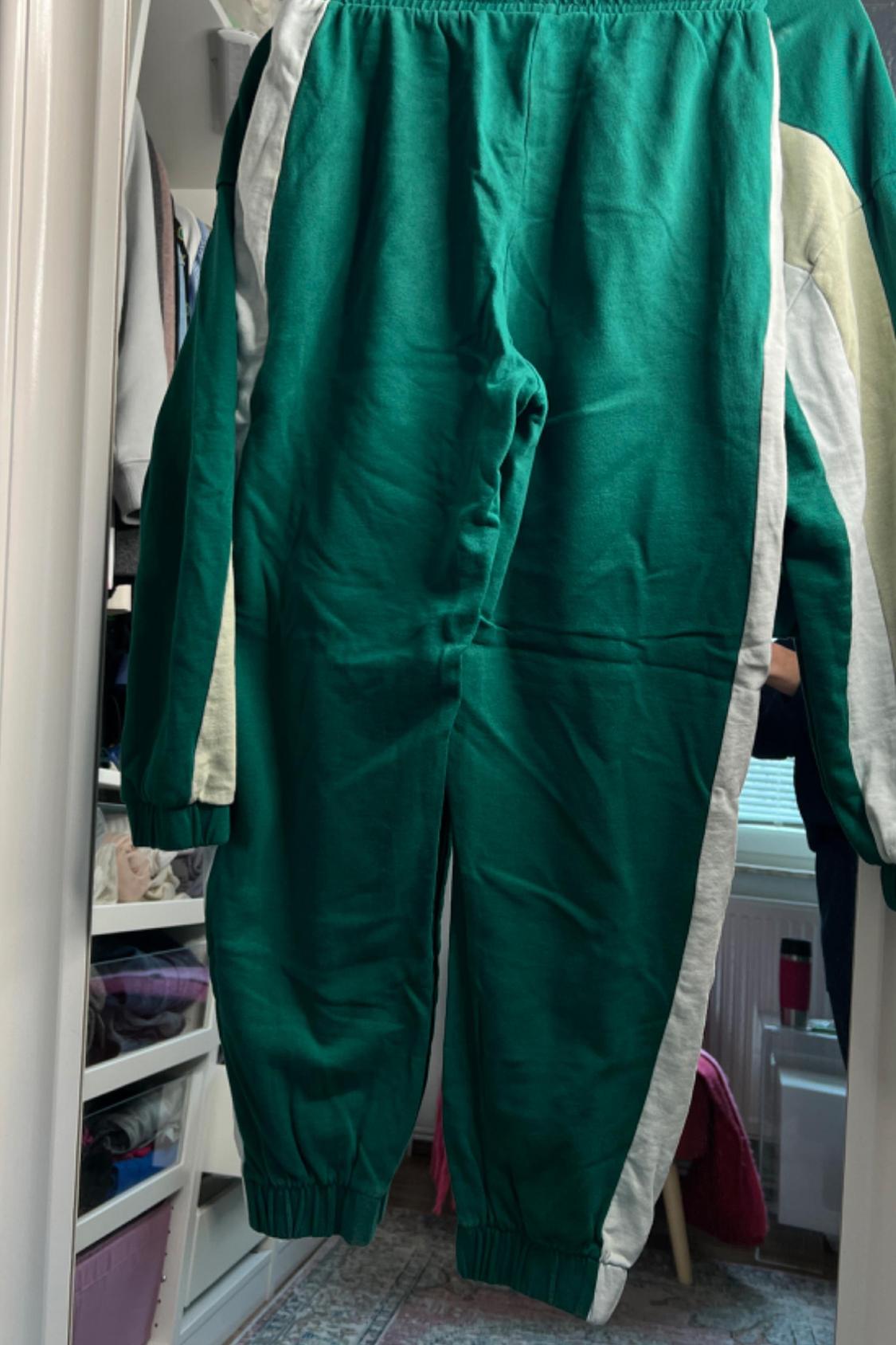 JOGGING TROUSERS WITH STRIPE DETAIL - Image 2
