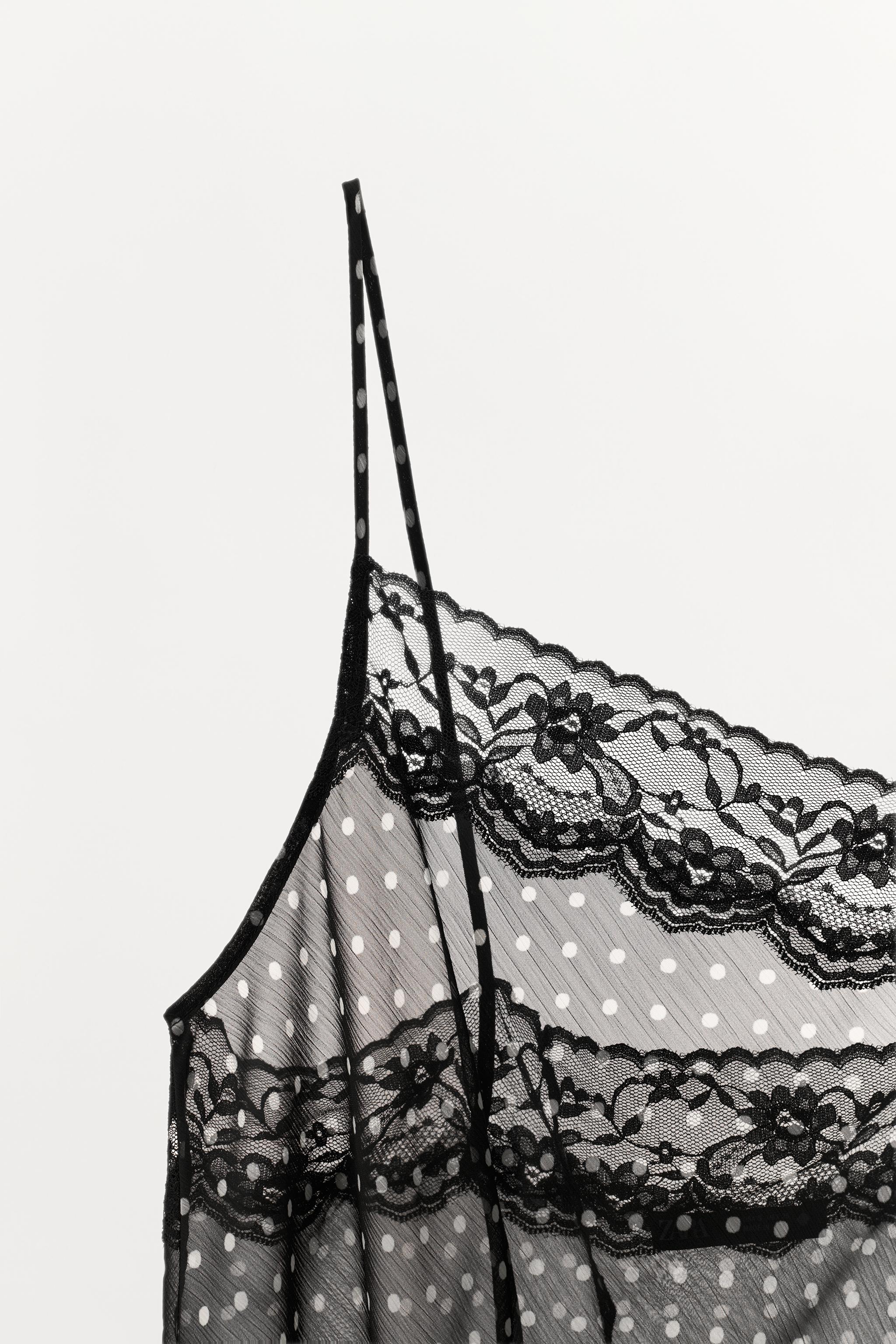 TOP IMPRIMÉ À POIS ET DENTELLE